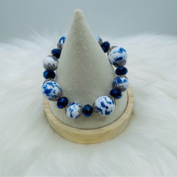 Large Beads Blue & White Statement Beaded Bracelet - Picture 6 of 7